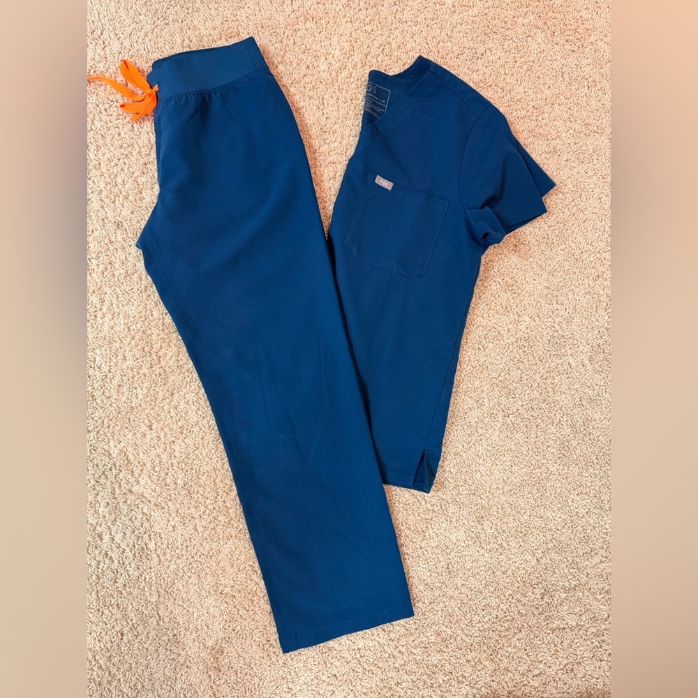 FIGS Scrub Set | Catarina Top & Livingston Pants | M / SP|Deep Teal Color